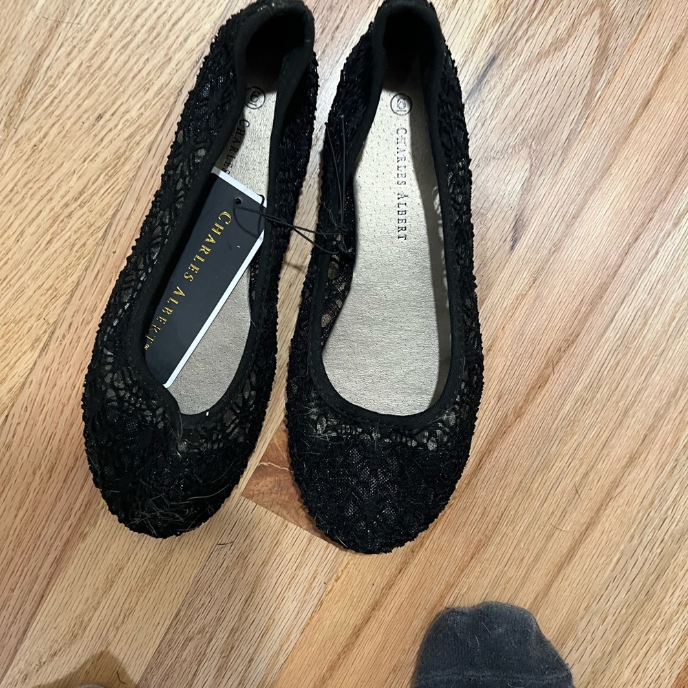 Black flats ballerina style